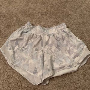 Lululemon Hotty Hot Shorts Size 4 Tall